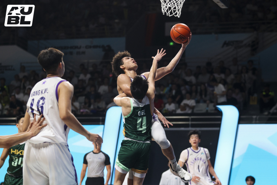 吴嘉丽, AUBL, 个小组进行